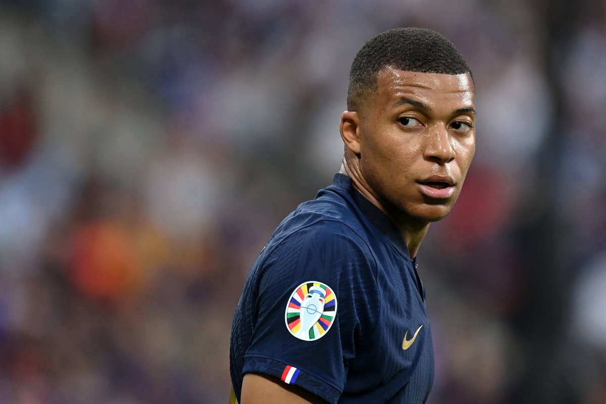 Décrypter pourquoi Kylian Mbappé n’a pas porté de masque avec le drapeau de la France contre les Pays-Bas lors du Championnat d’Europe : tout ce que vous devez savoir
